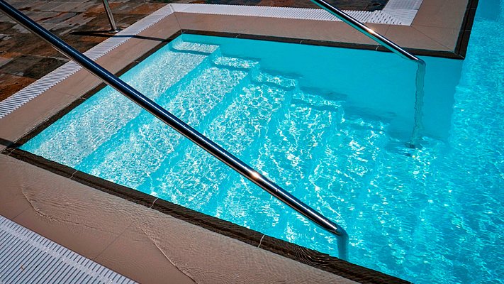 elite-Arctic-White-2-scaled