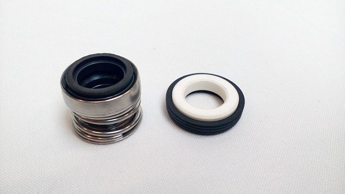 Ucpávka čerpadla SS